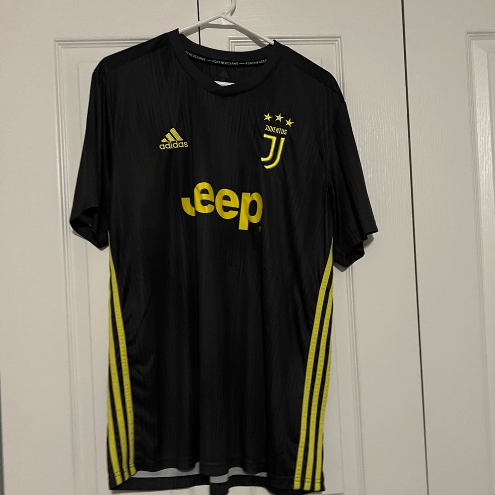 EUC  Mens XL Addidas juventus jersey